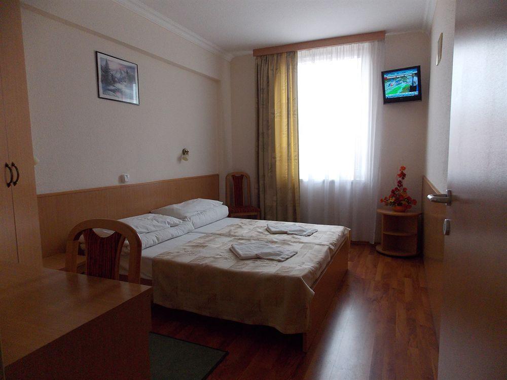 Hotel Zuglo 3*