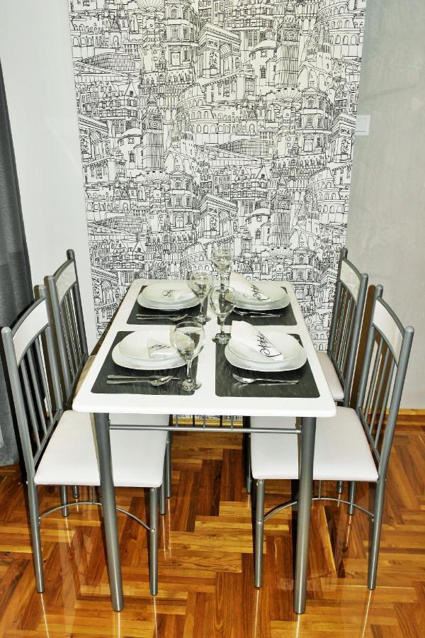 Unique Town Apartment. Clear Comfort. Apartment Budapest