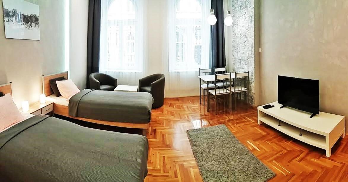 Unique Town Apartment. Clear Comfort. * Budapest