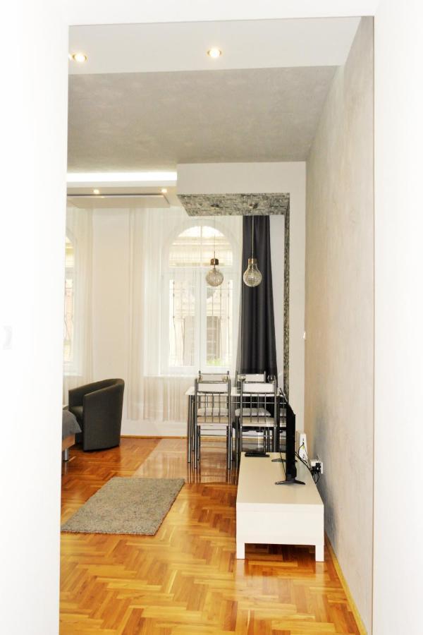 Unique Town Apartment. Clear Comfort. Apartment Budapest
