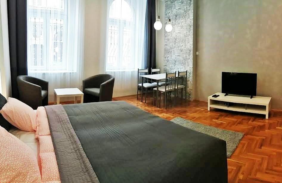 Unique Town Apartment. Clear Comfort.