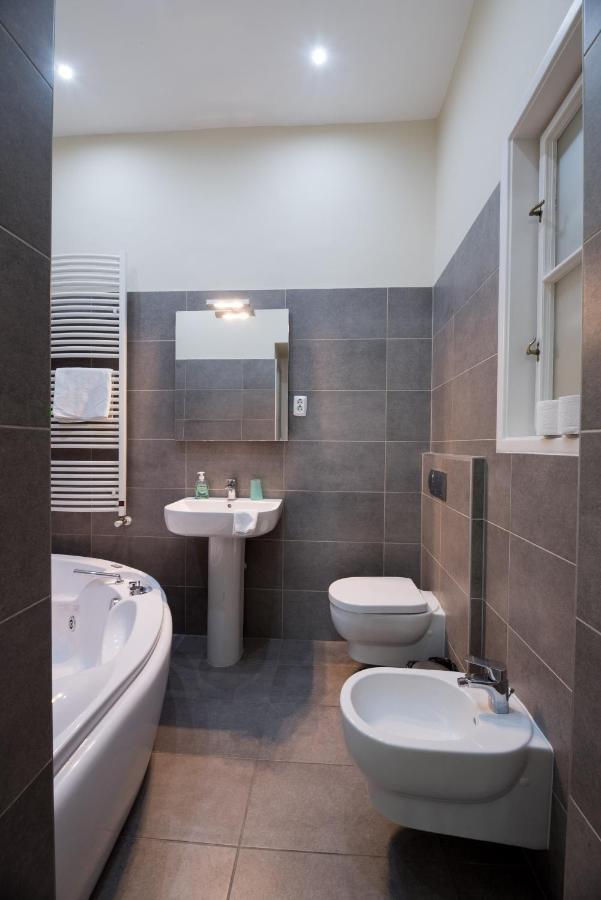 Budapesteasyflat Oktogon Lux