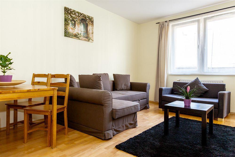 Locust Tree Hotel 3*