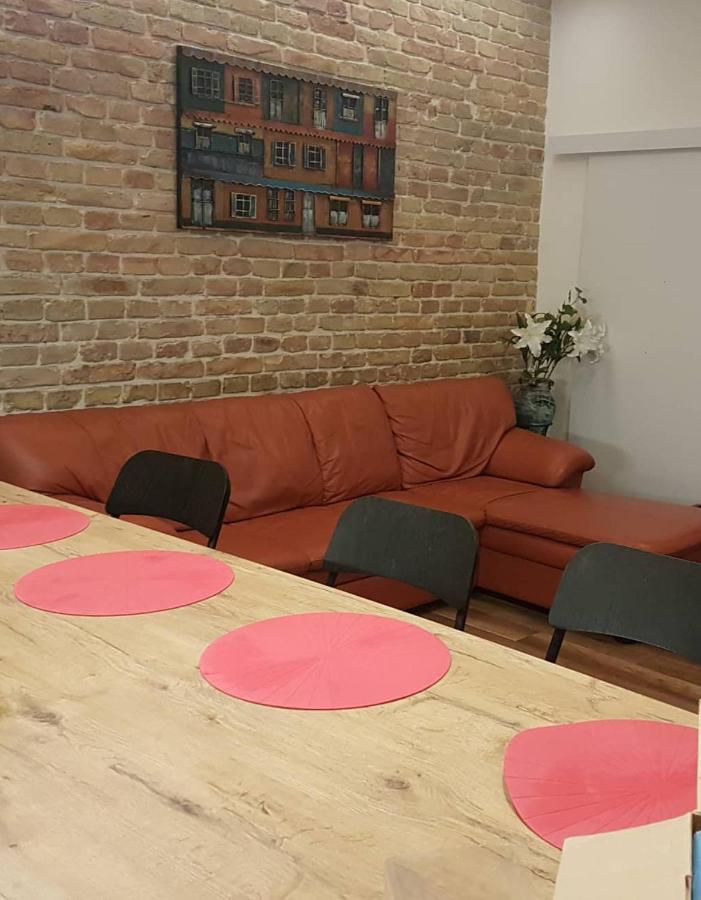 Pacman Apartment *