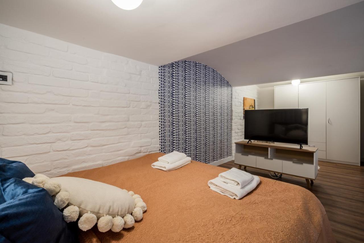 Colorful Designer In The Heart Of Apartment Budapest