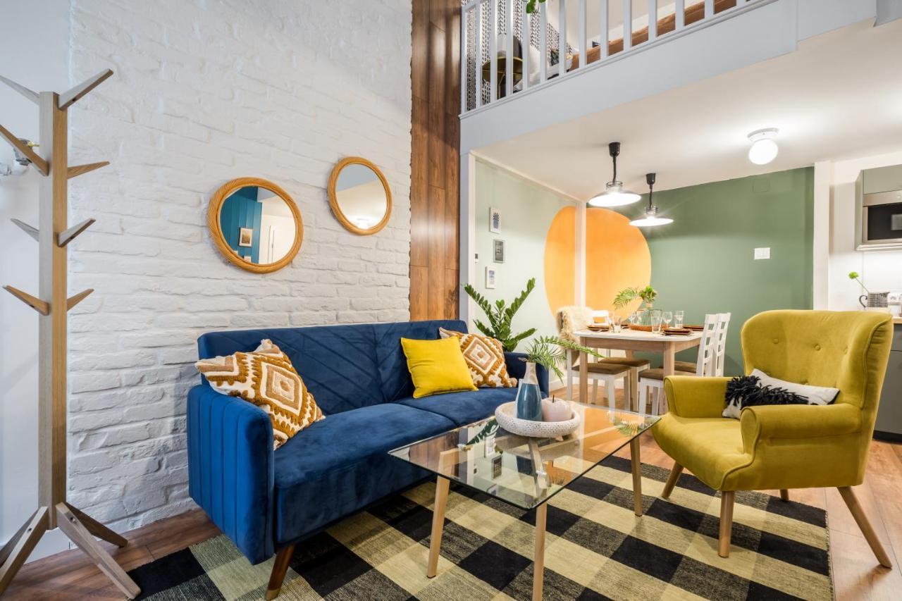 Apartment Colorful Designer In The Heart Of