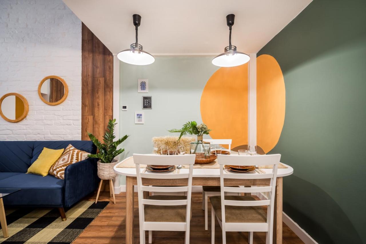 Colorful Designer In The Heart Of Apartamento