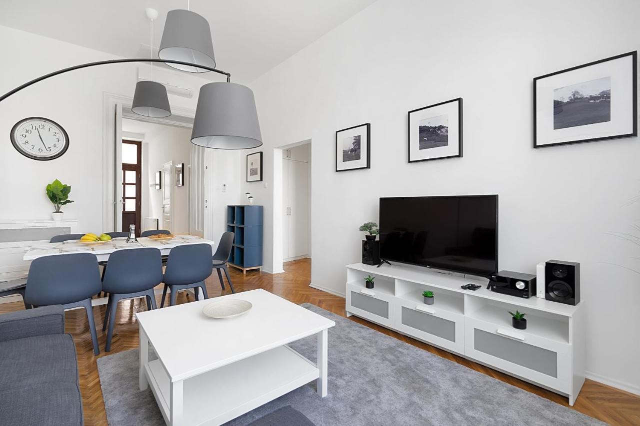 Apartment Bpr Cosmos Design With A/c