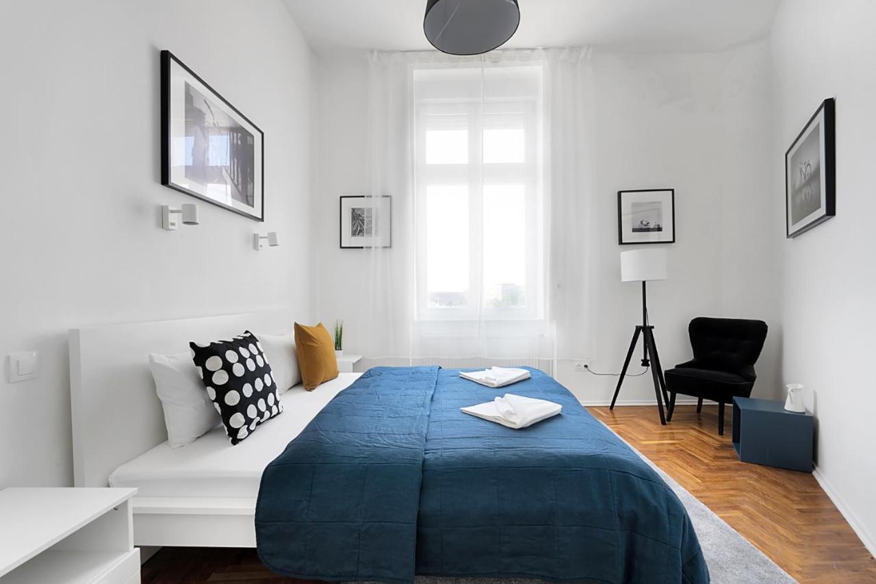 Bpr Cosmos Design With A/c Budapest
