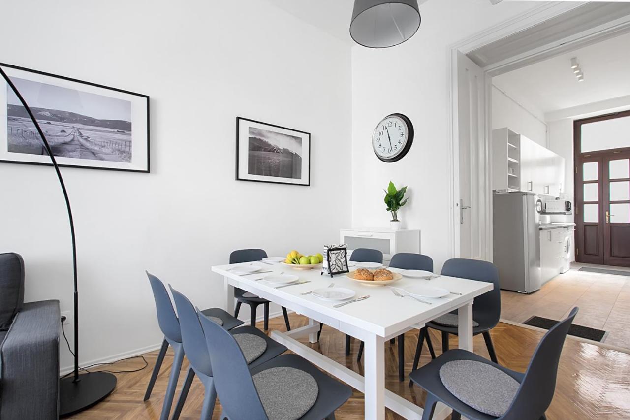 Bpr Cosmos Design With A/c Budapest