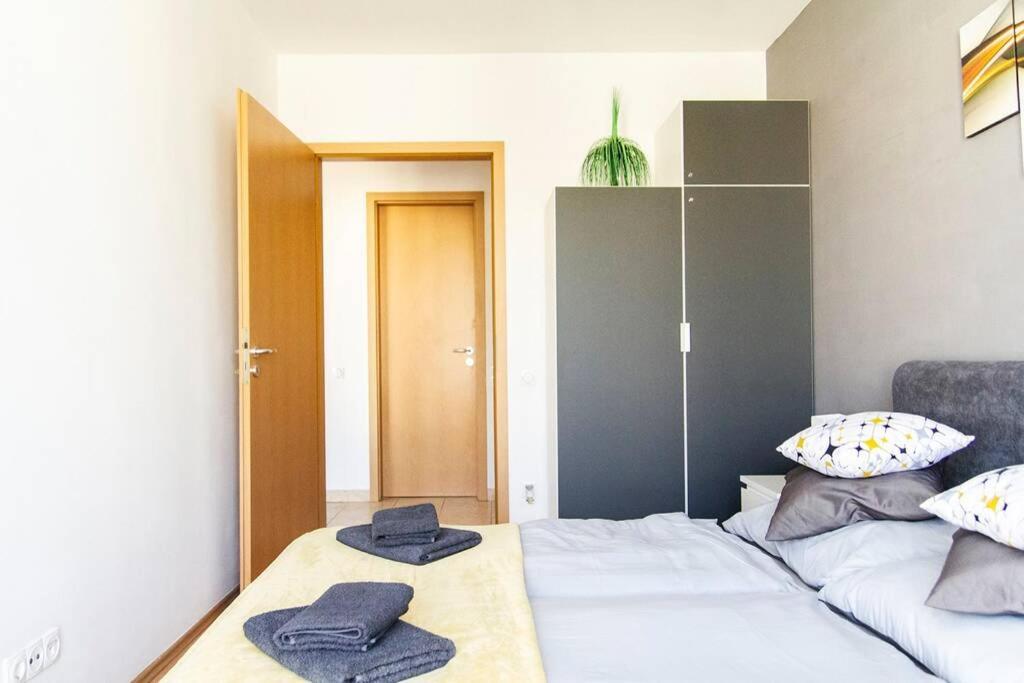 Lejlighed Vip Mini Resort,private Parking & Balcony Budapest