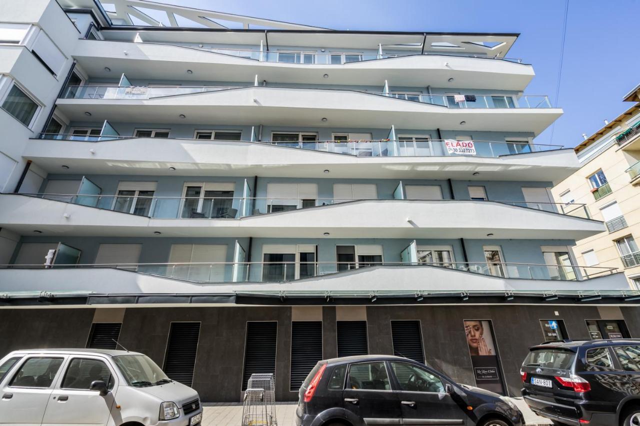 Bpr Galactic Empire With Balcony Budapest
