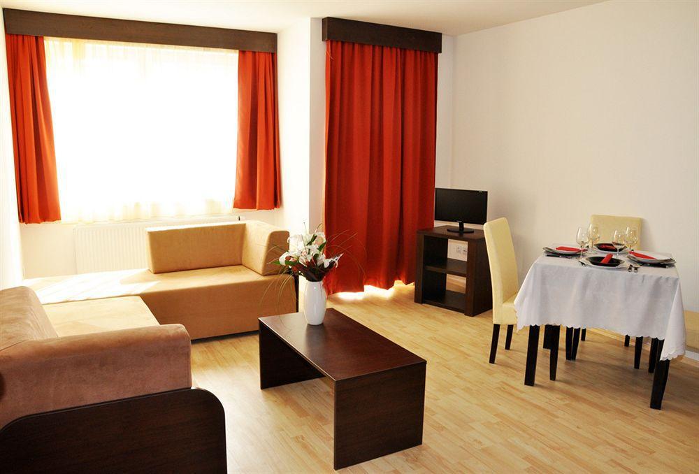 Prater Aparthotel 3*