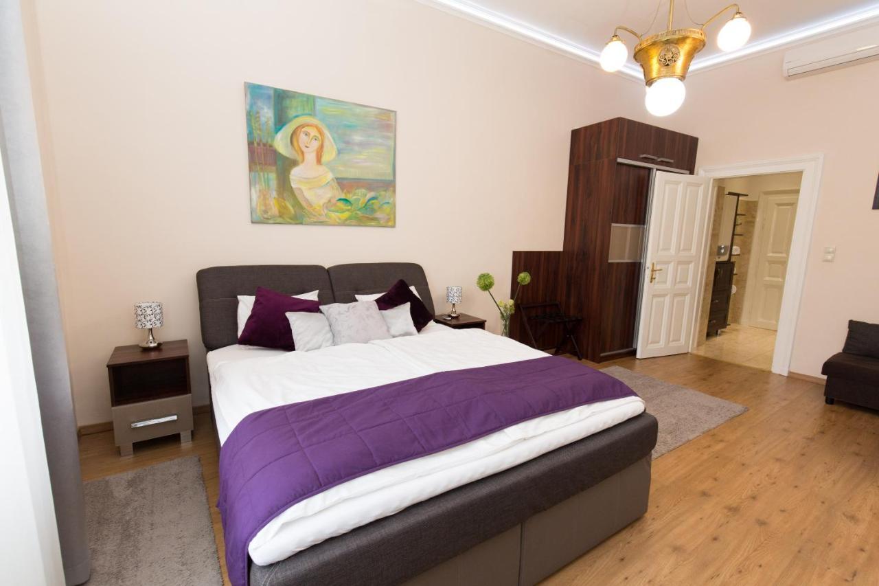 Elegant With Buda Castle View Apartment *