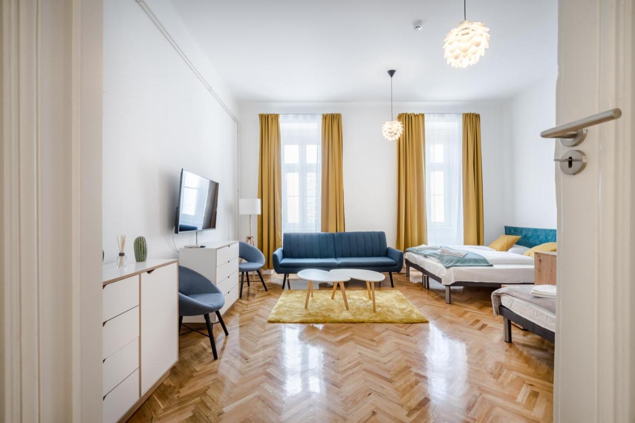 Bpr Stylish Vagabond With Ac * Budapest