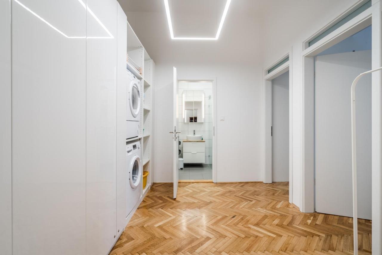 Bpr Stylish Vagabond With Ac Budapest
