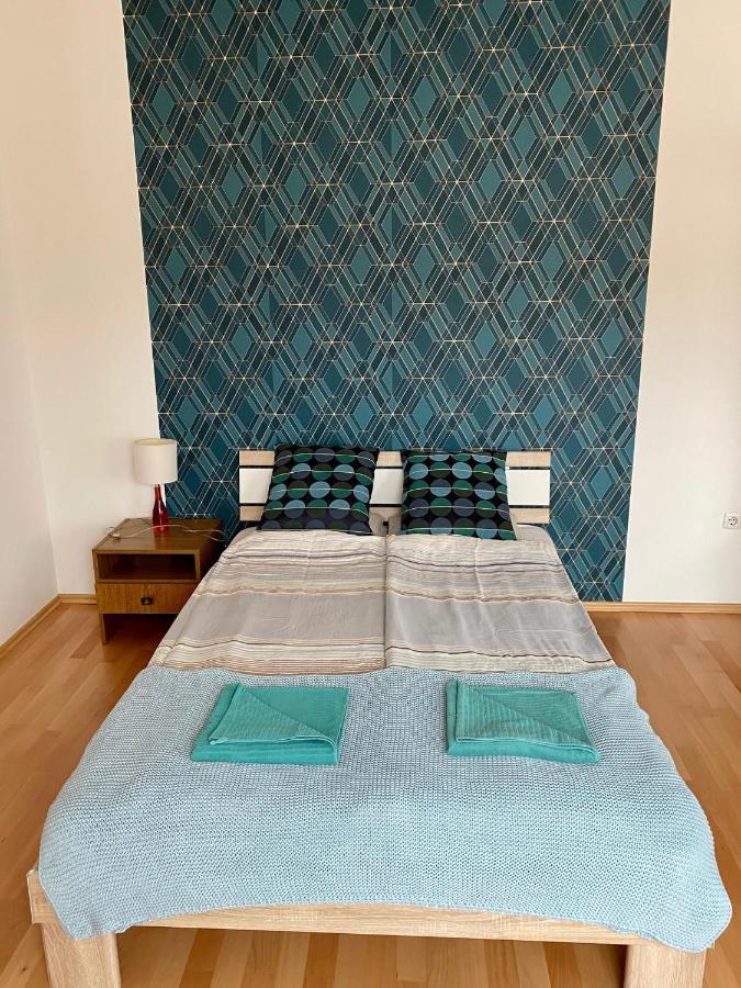 Orangehomes Large Erkel Street Apartment