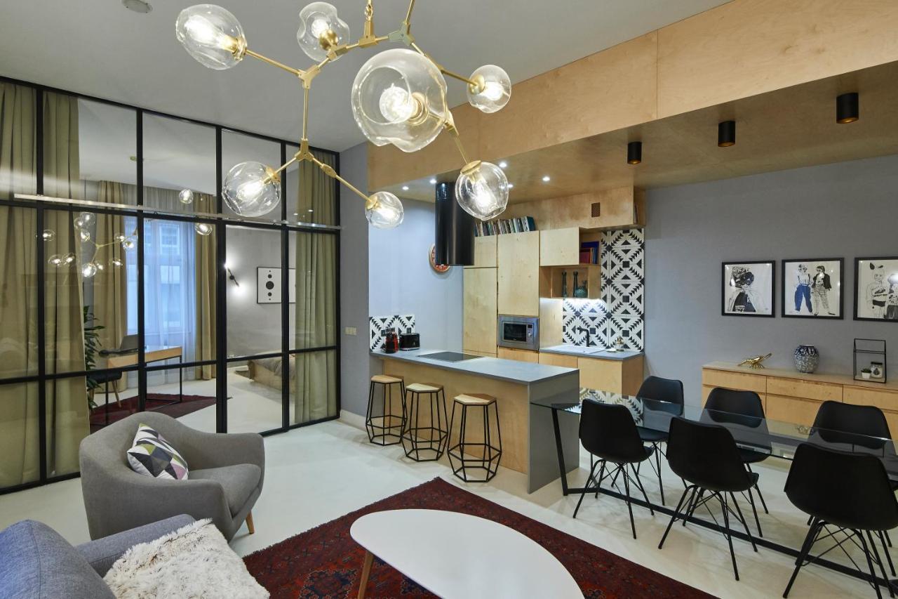 Orangehomes Unique Design 3 Bathrooms Flat Budapest