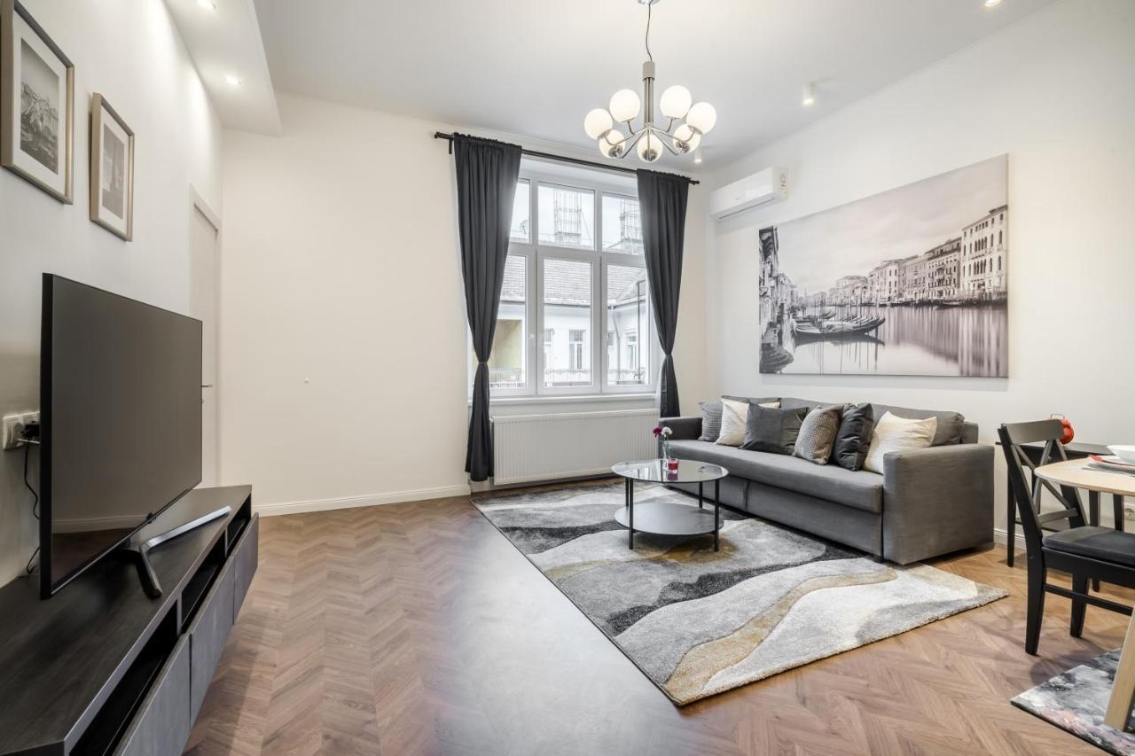 Bpr Sirius With A/c Appartement