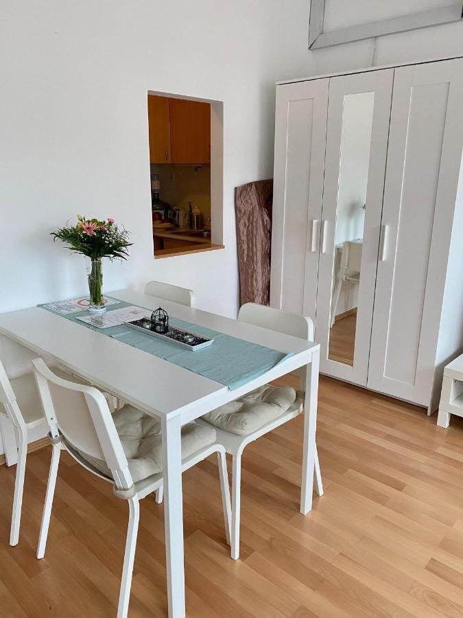 Orangehomes Large Erkel Street Apartment