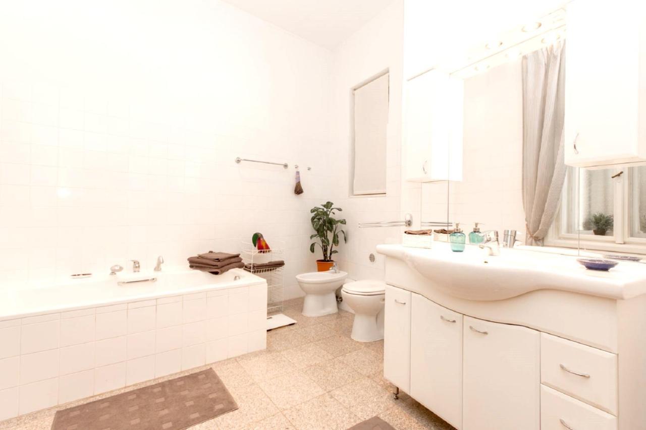 Appartamento Spacious In Centre With Fireplace *
