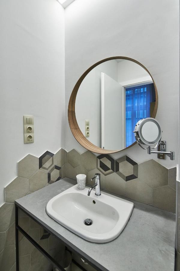 Orangehomes Unique Design 3 Bathrooms Flat