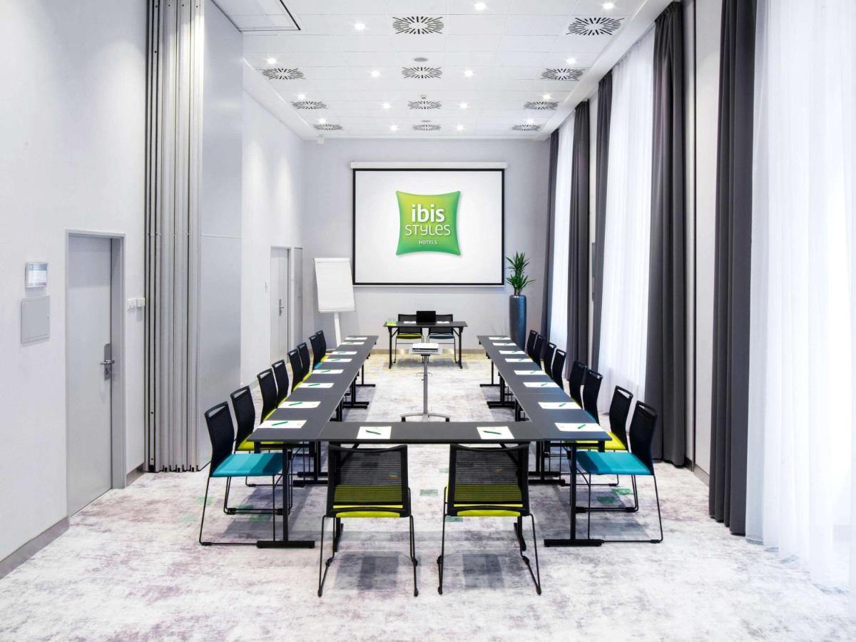 Ibis Styles Center