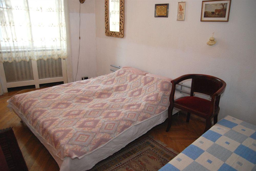 Ferenciek Tere Apartmán *