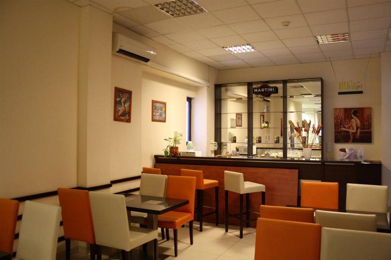 Hostal Equity Point