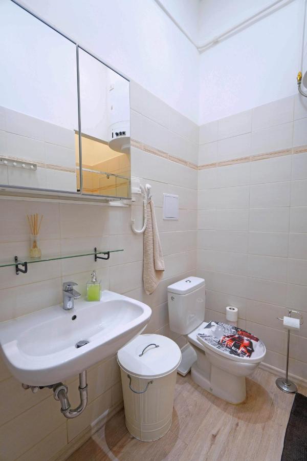 V27 Vadasz Apartamento
