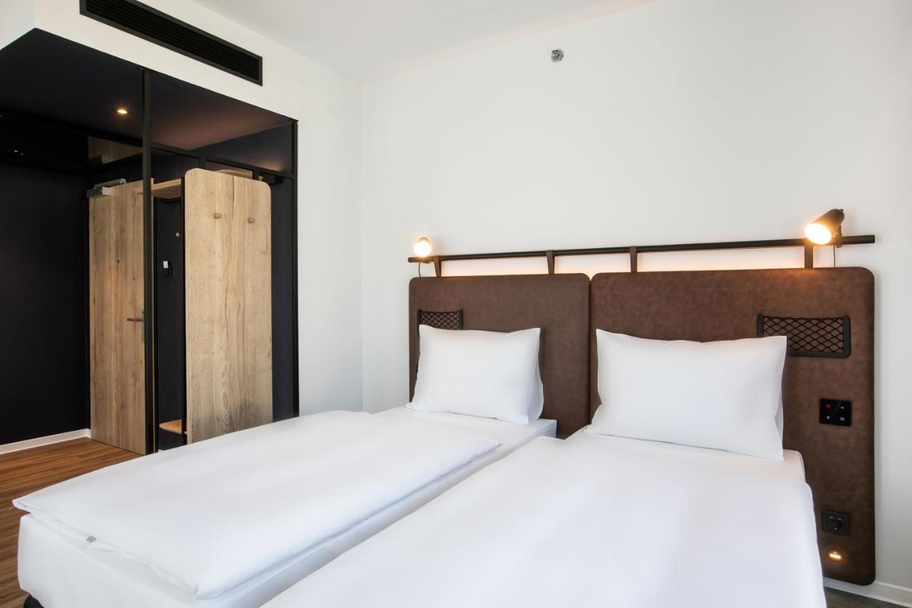 H2 Hotell 3*