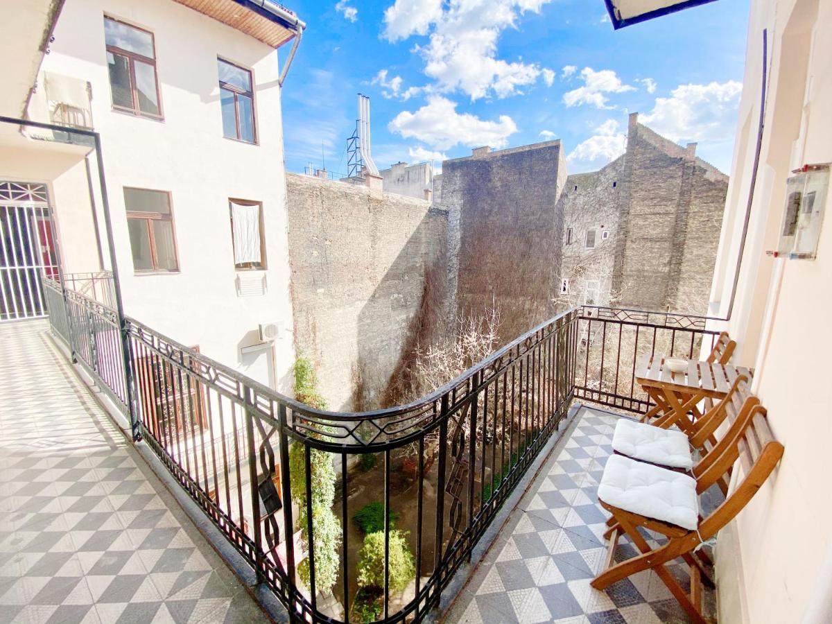 Luxury In The Centre Ac Parking Garden * Budapest
