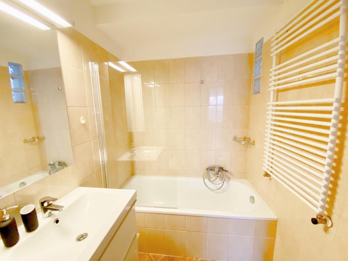 Apartment Loft With Rooftop And Free Parking In Garage Budapest