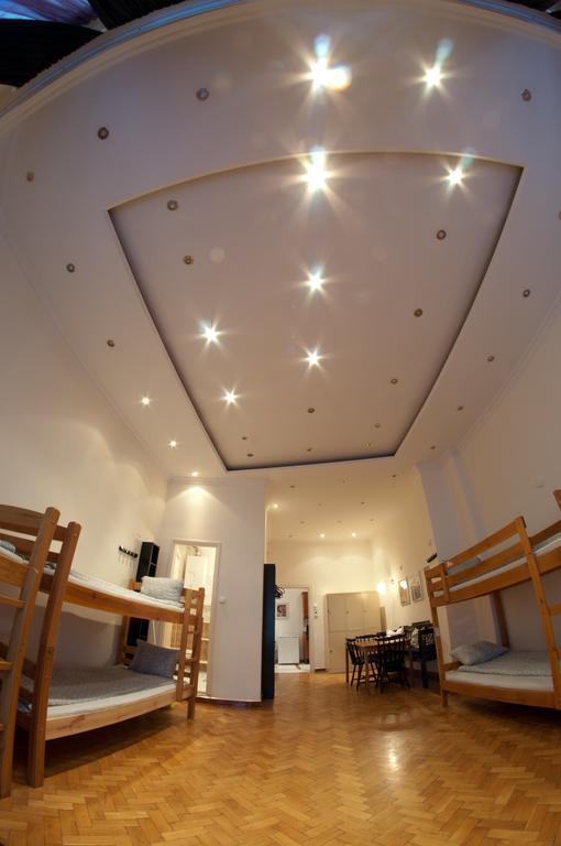 11th Hour Cinema Hostel Budapest