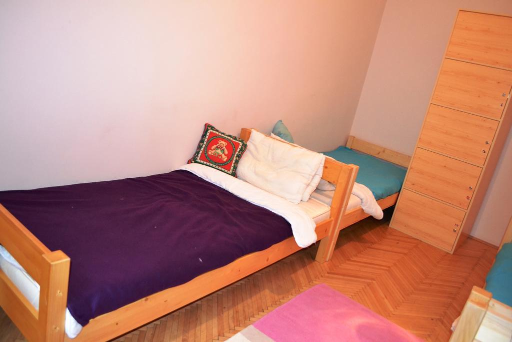 Hostel California