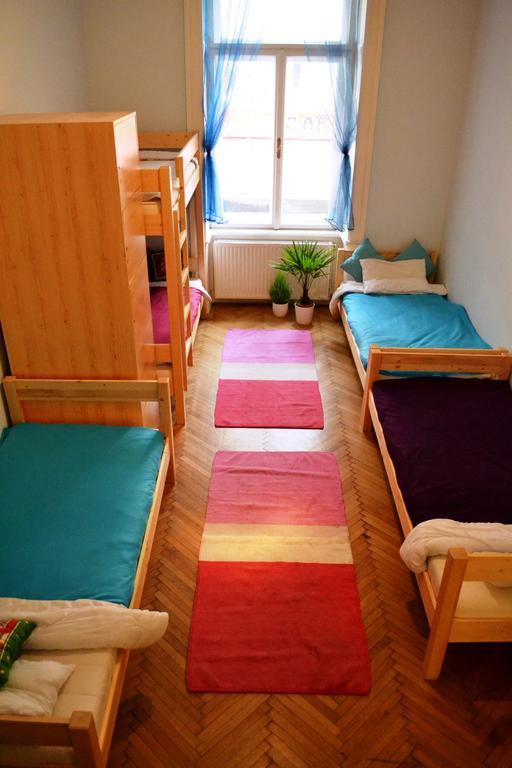 Hostel California *