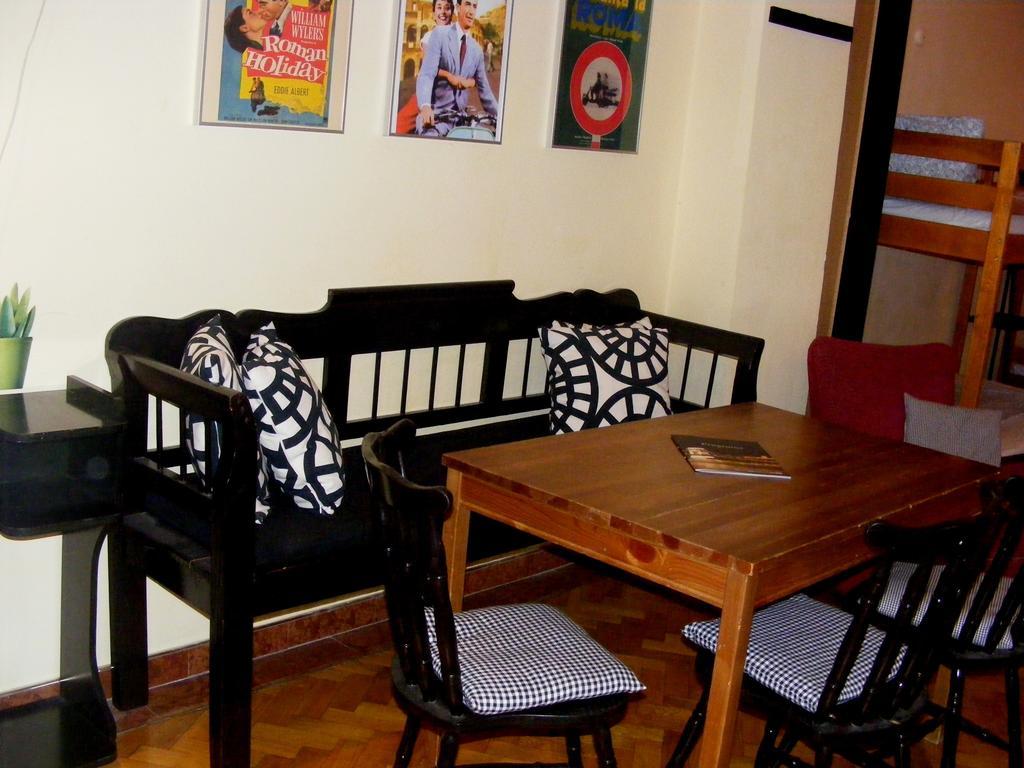 11th Hour Cinema Hostel Budapest