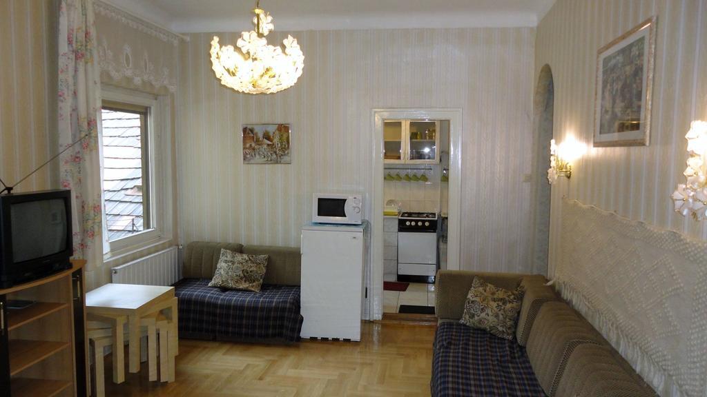 Garibaldi 5 & Apartment Budapest