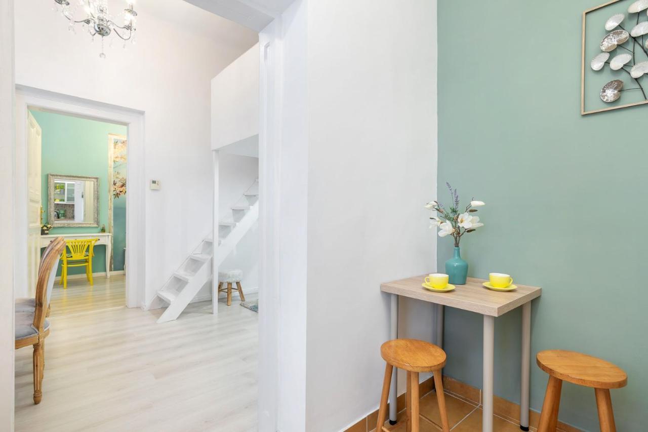 Green Apartment *
