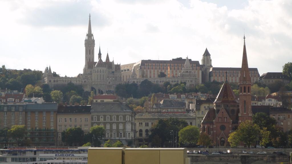 Garibaldi 5 & Budapest