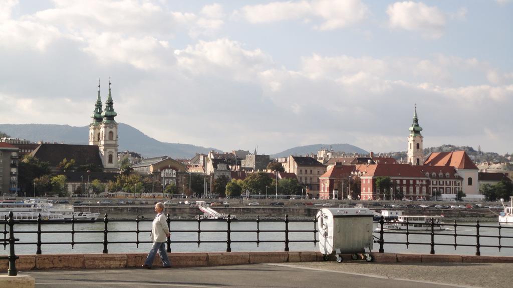 Garibaldi 5 & * Budapest