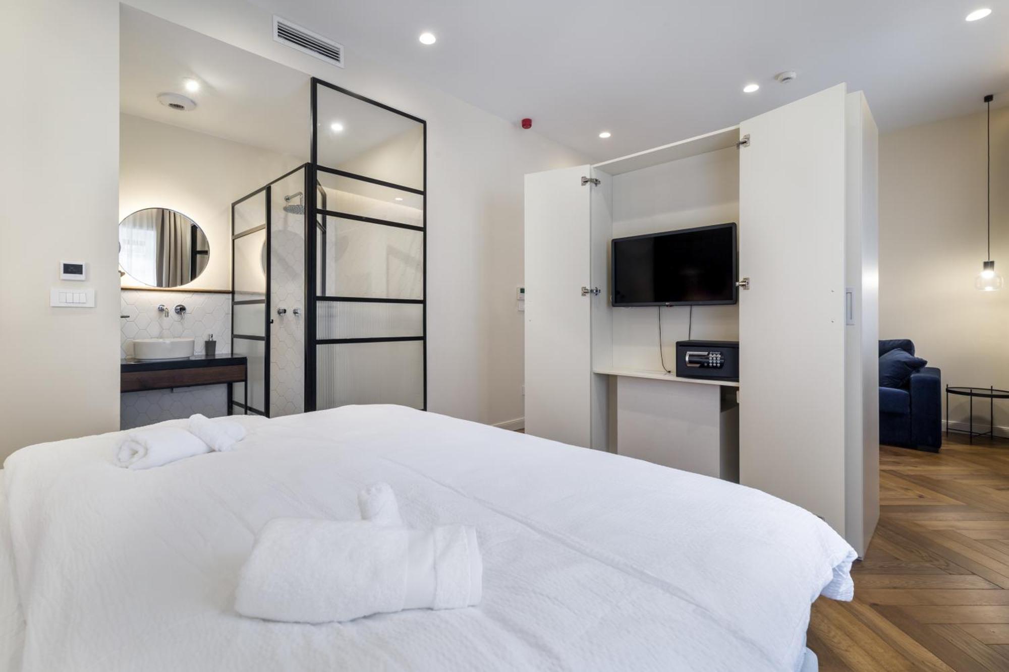 Eye- Boutique Suites, By Bqa