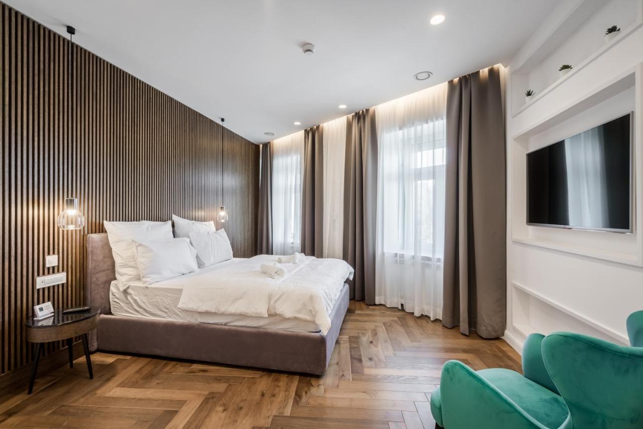 Eye- Boutique Suites, By Bqa