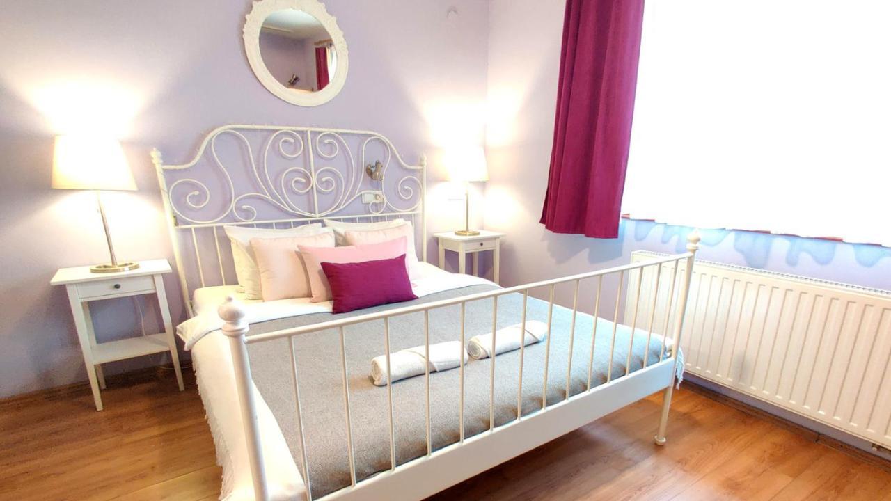 Shantee House Hostal *