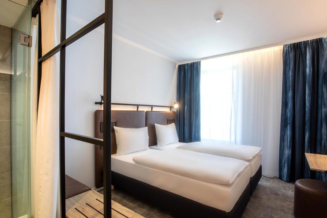 H2 Hotell 3*