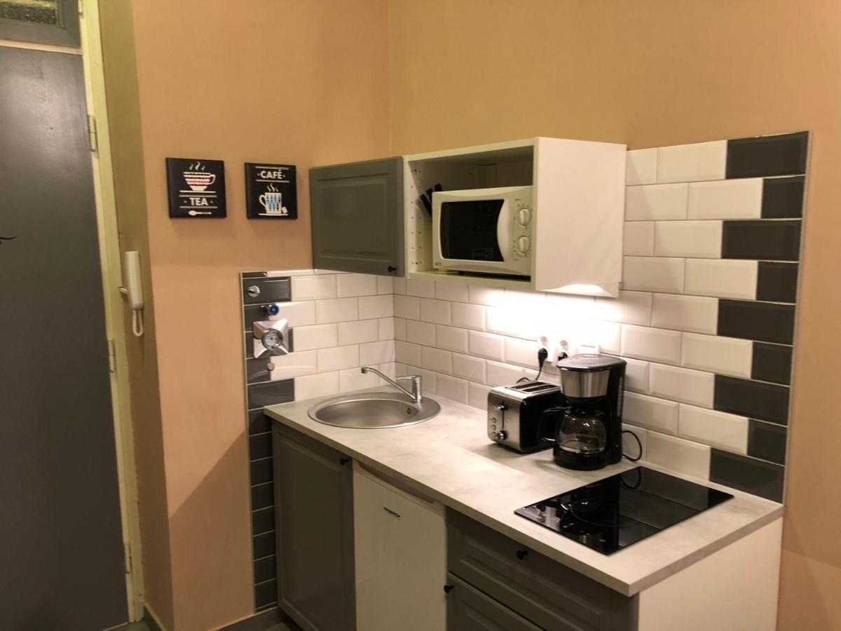 Dohany Studio Apartment