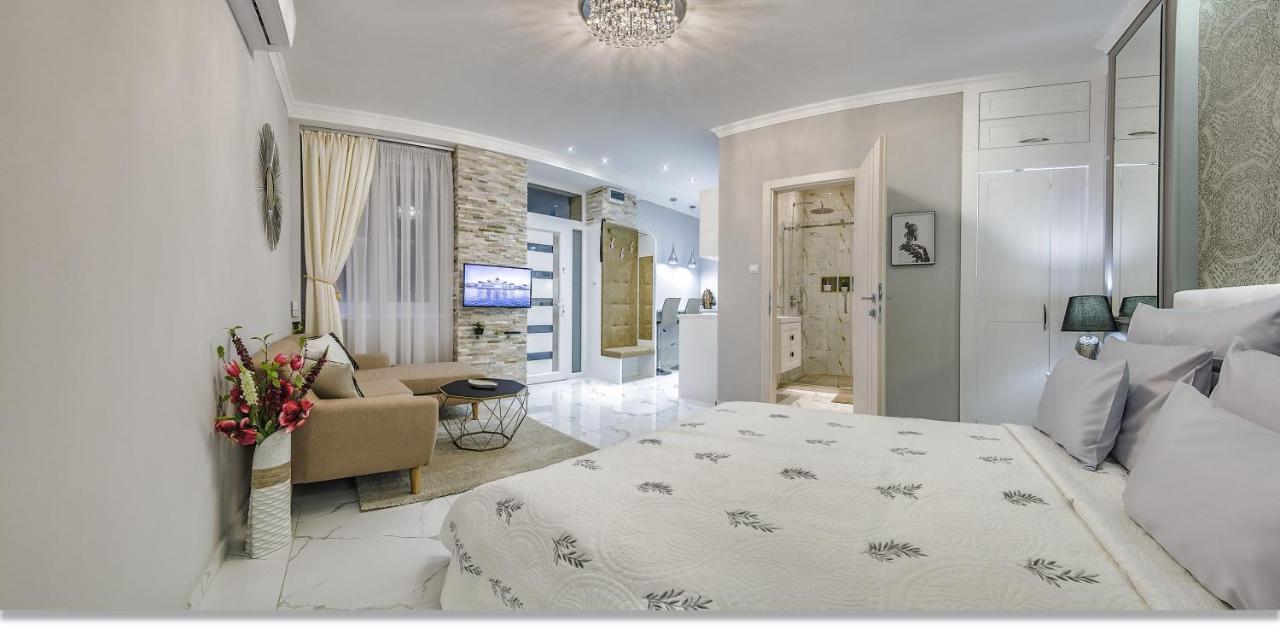 Silver Ridge * Budapest