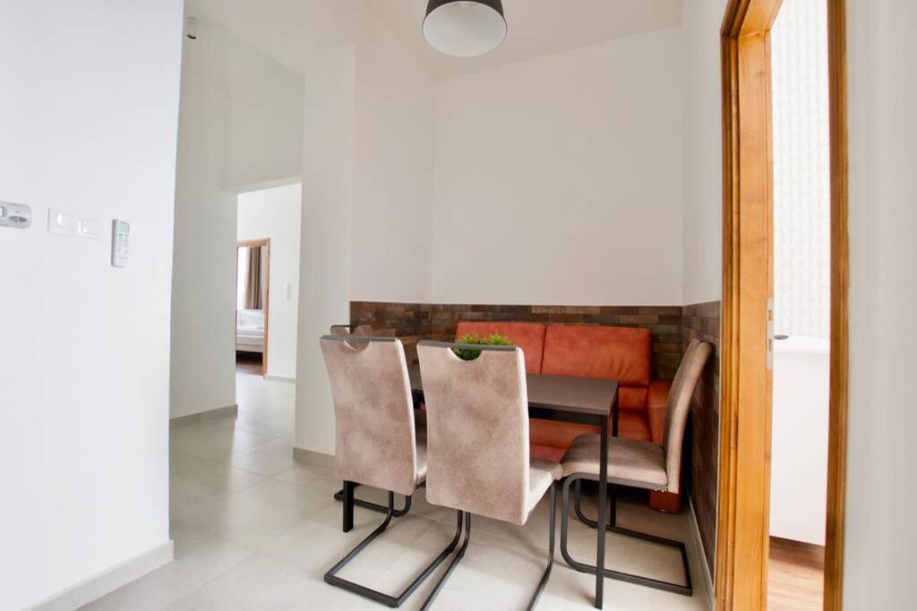 Premium By Hi5 - 3 Bedroom Budapest