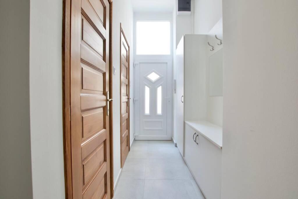 Apartment Premium By Hi5 - 3 Bedroom Budapest