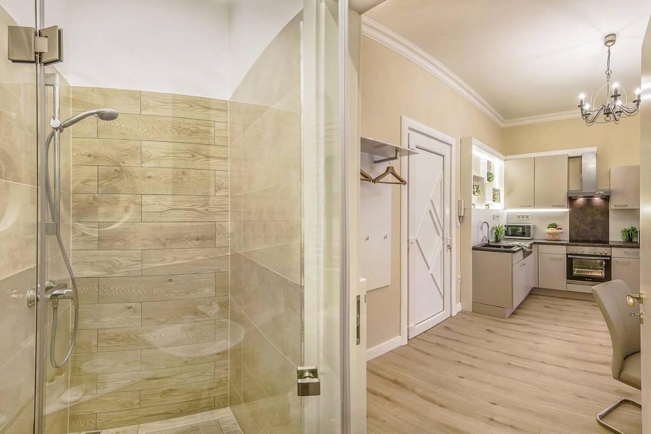 Marvelous Design On Asboth Street Apartment *
